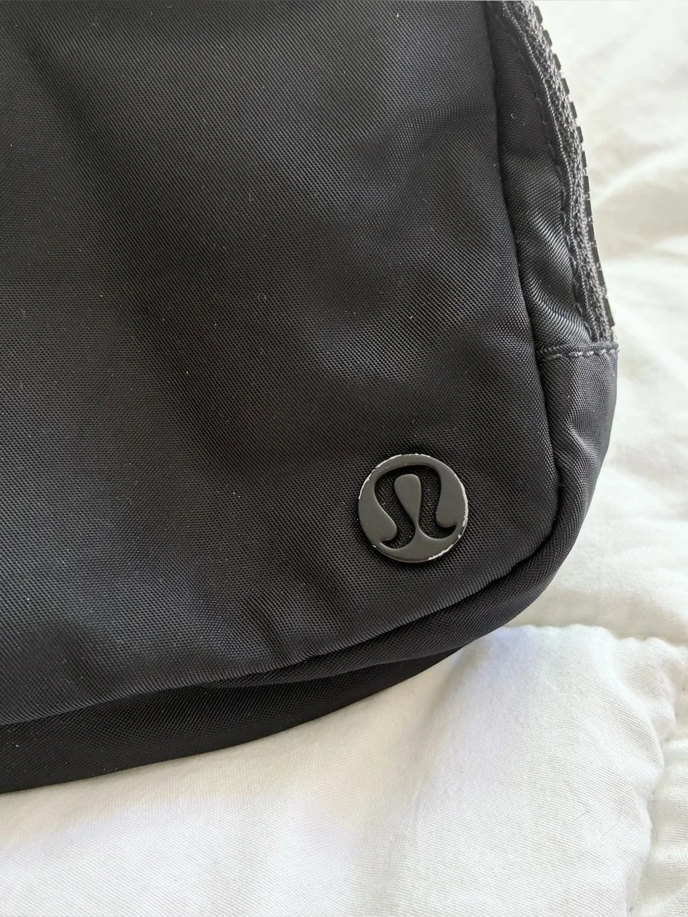 Lululemon black belt bag fanny pack